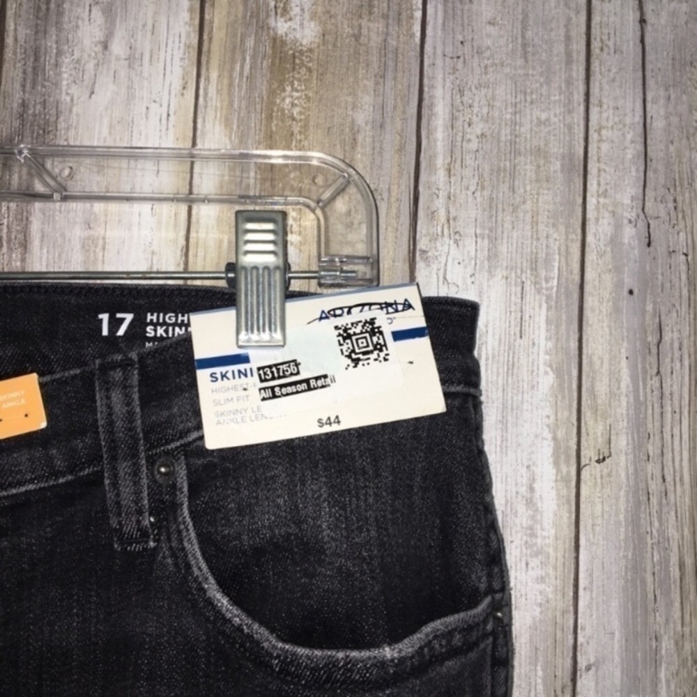 NWT Arizona Jeans Distressed Skinny Jeans - Picture 2 of 7